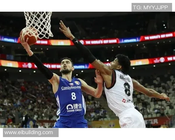 美国队与土耳其的精彩对决揭示篮球世界的竞争与友谊 美国队与土耳其的精彩对决揭示篮球世界的竞争与友谊